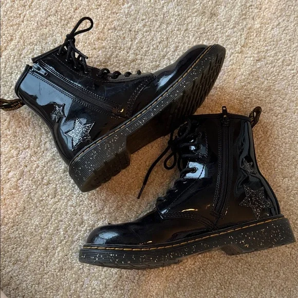 Doc Marten 1460 Glitter Star Patent Lace Up Boots in Black